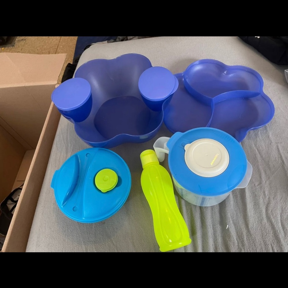 Tupperware Lot